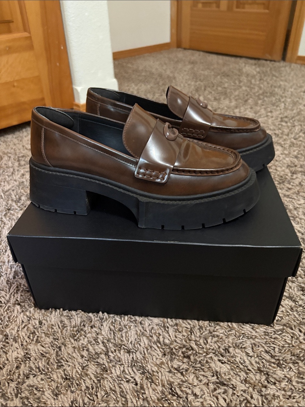 Women’s COACH Leah Saddle Brown Patent Leather Chunky Loafer Platform Shoes Sz 8